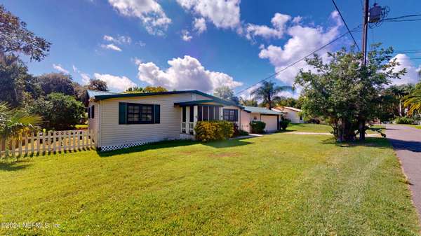 132 SUNSET DR, Crescent City, FL 32112