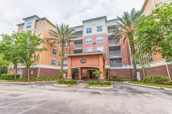 4480 DEERWOOD LAKE Pkwy #328, Jacksonville, FL 32216