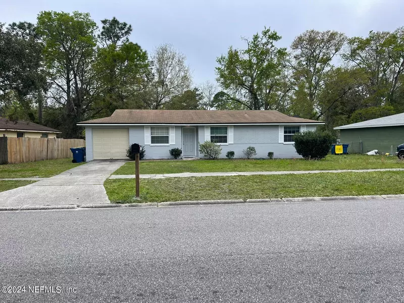 1364 MARSH HEN DR, Jacksonville, FL 32218