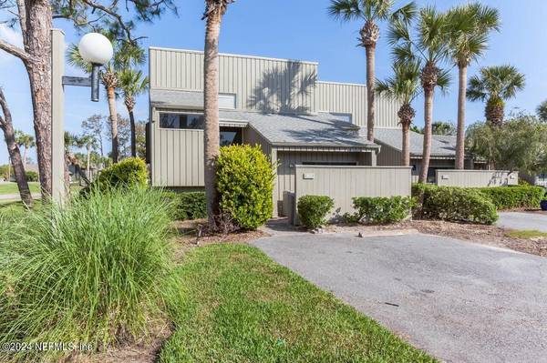 9831 SAWGRASS DR E, Ponte Vedra Beach, FL 32082