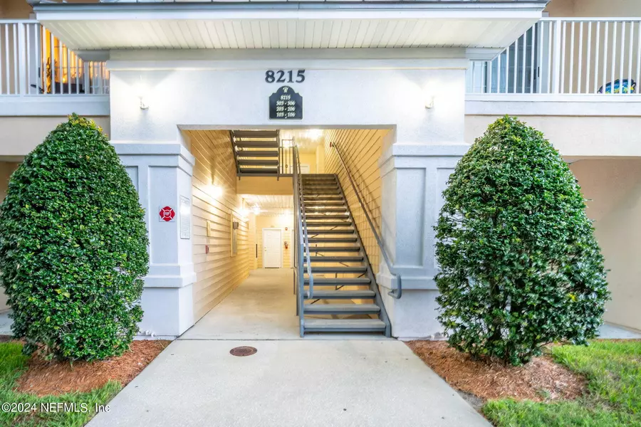 8215 GREEN PARROT RD #305, Jacksonville, FL 32256