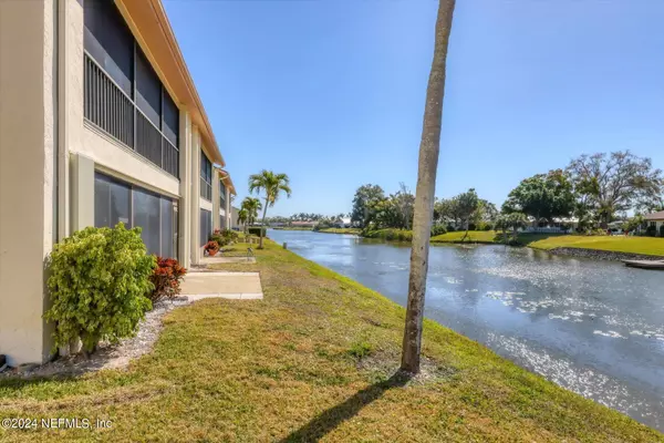 1743 LAKE PL #B, Venice, FL 34293