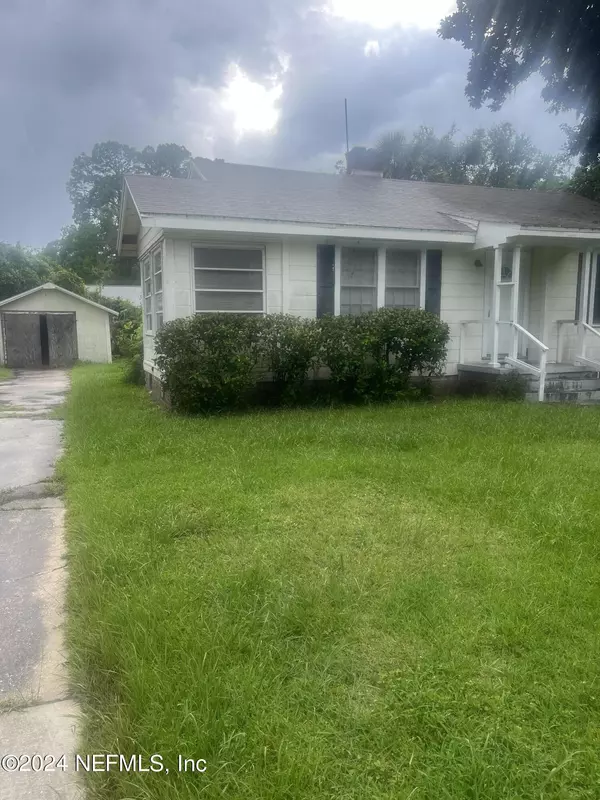 8944 1ST AVE, Jacksonville, FL 32208