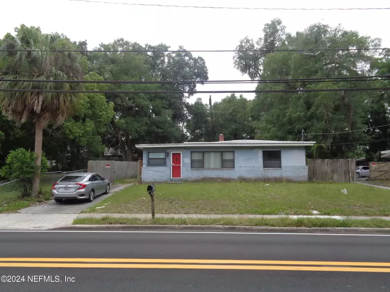 2515 ST JOHNS AVE, Palatka, FL 32177