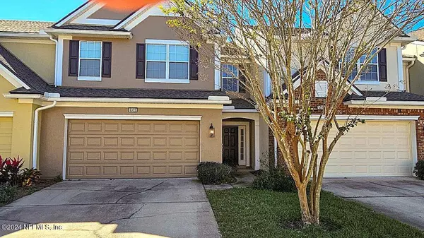 6355 AUTUMN BERRY CIR, Jacksonville, FL 32258