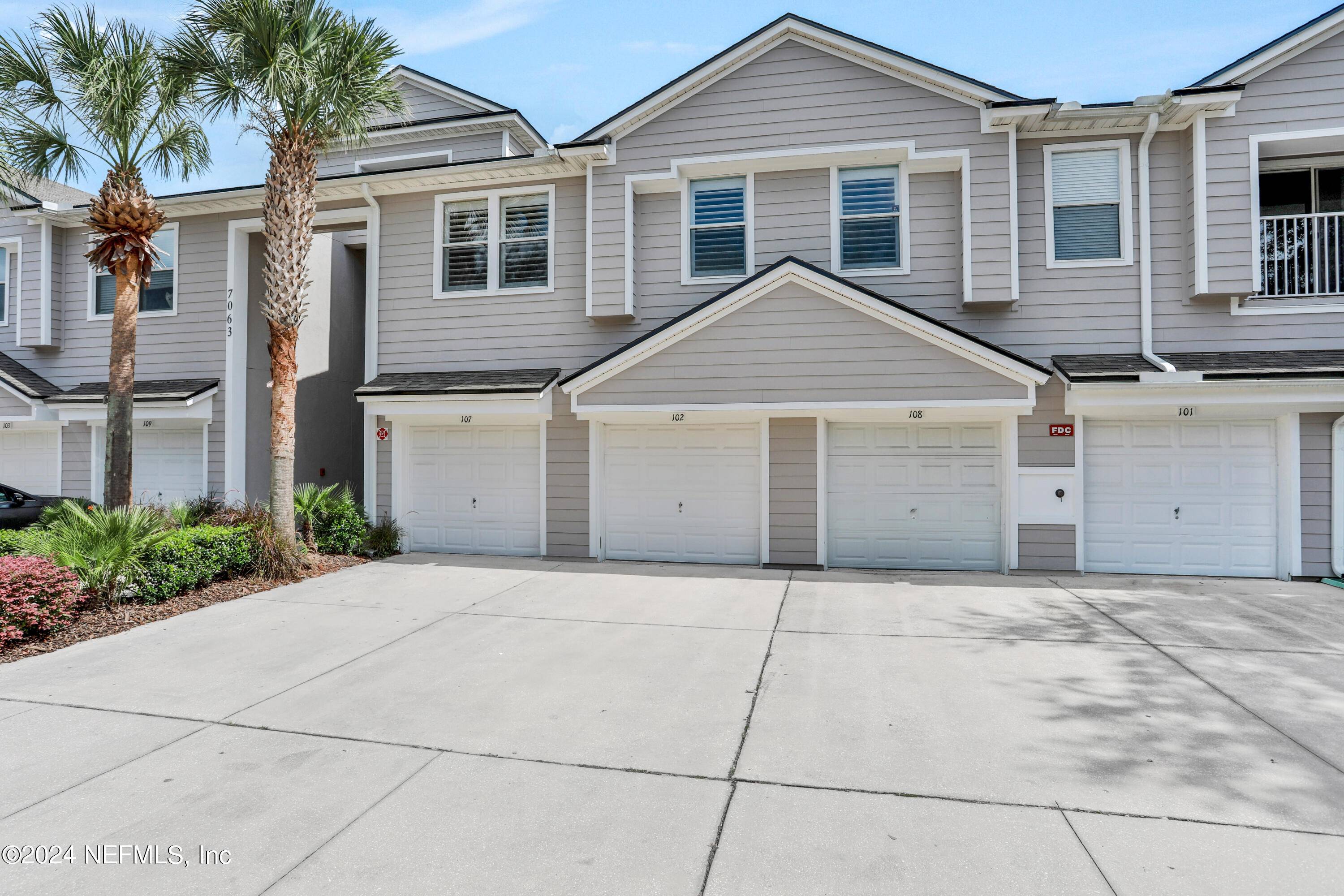 Jacksonville, FL 32256,7063 DEER LODGE CIR #107