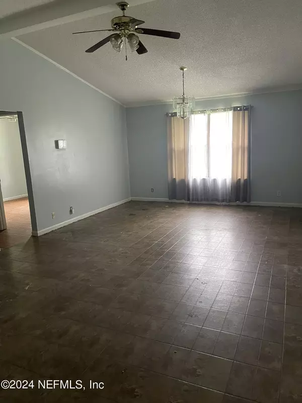 Jacksonville, FL 32244,7905 118TH ST
