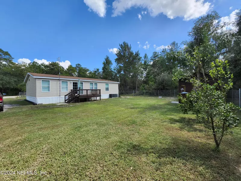 403 QUAIL HOLLOW RD, Satsuma, FL 32189