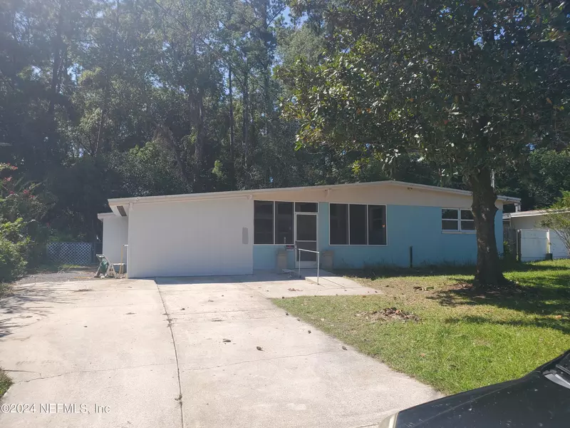 2064 MONTEAU DR, Jacksonville, FL 32210