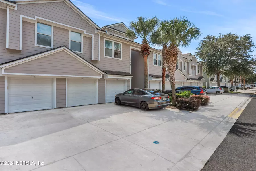 7063 DEER LODGE CIR #103, Jacksonville, FL 32256