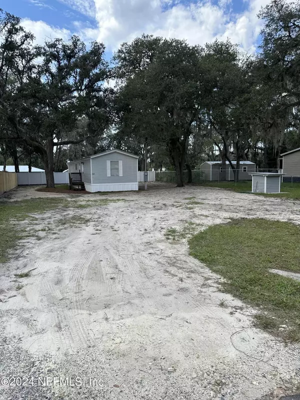 Satsuma, FL 32189,241 TROPIC AVE