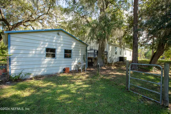 Melrose, FL 32666,7206 NE 218TH TER