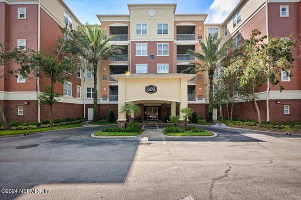 4480 DEERWOOD LAKE Pkwy #654, Jacksonville, FL 32216