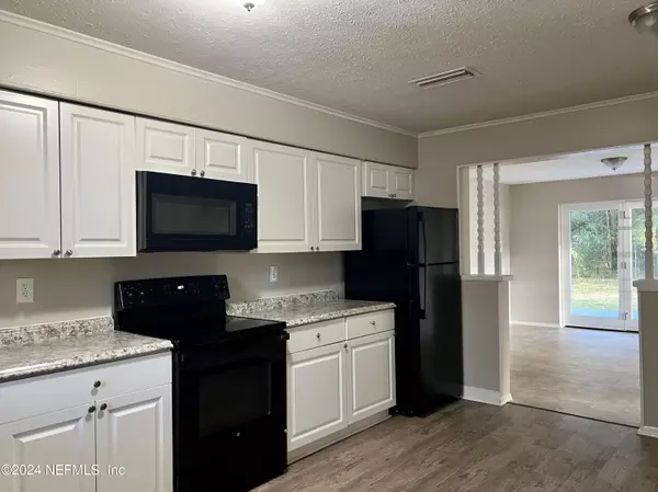 Interlachen, FL 32148,127 PARK RD