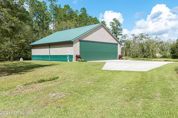 11111 APACHE LN, Glen St. Mary, FL 32040