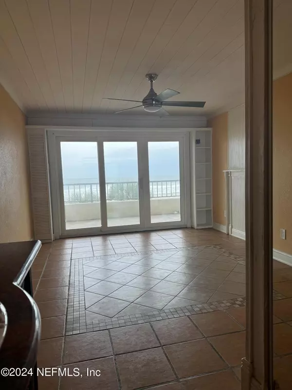 Jacksonville Beach, FL 32250,707 1ST ST S #103