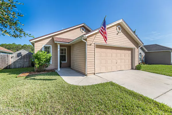 2004 HUNTERS TRACE CIR, Middleburg, FL 32068