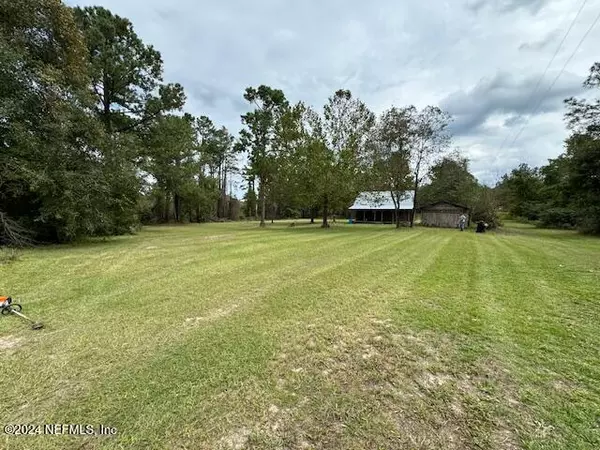 18917 CREWS RD, Glen St. Mary, FL 32040