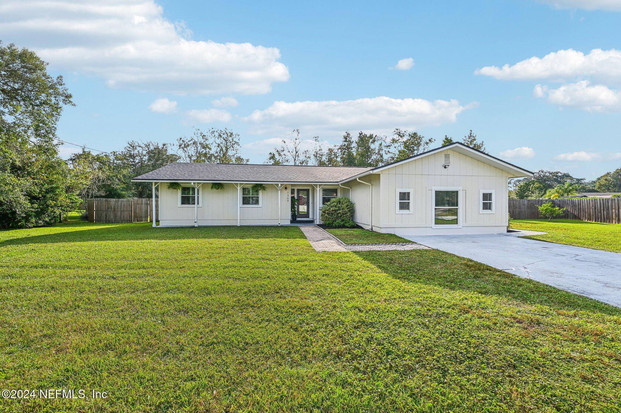 1369 RIVIERA DR, Green Cove Springs, FL 32043