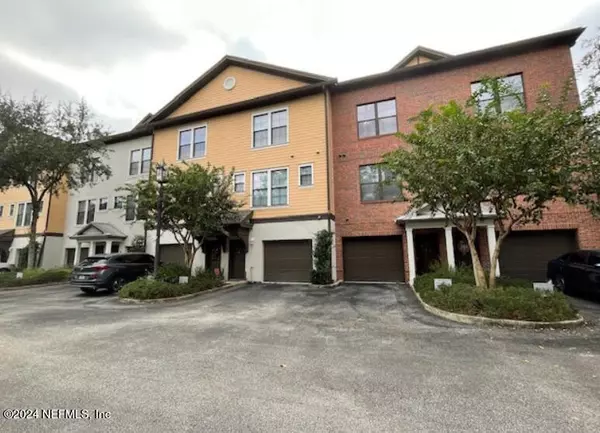 Jacksonville, FL 32246,9823 TAPESTRY PARK CIR #202