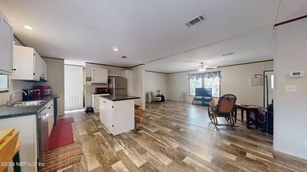 Pomona Park, FL 32181,369 LAKE COMO DR