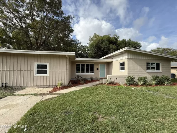 1116 LA MARCHE DR, Jacksonville, FL 32205