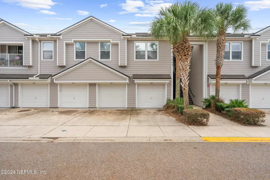 7063 DEER LODGE CIR #109, Jacksonville, FL 32244