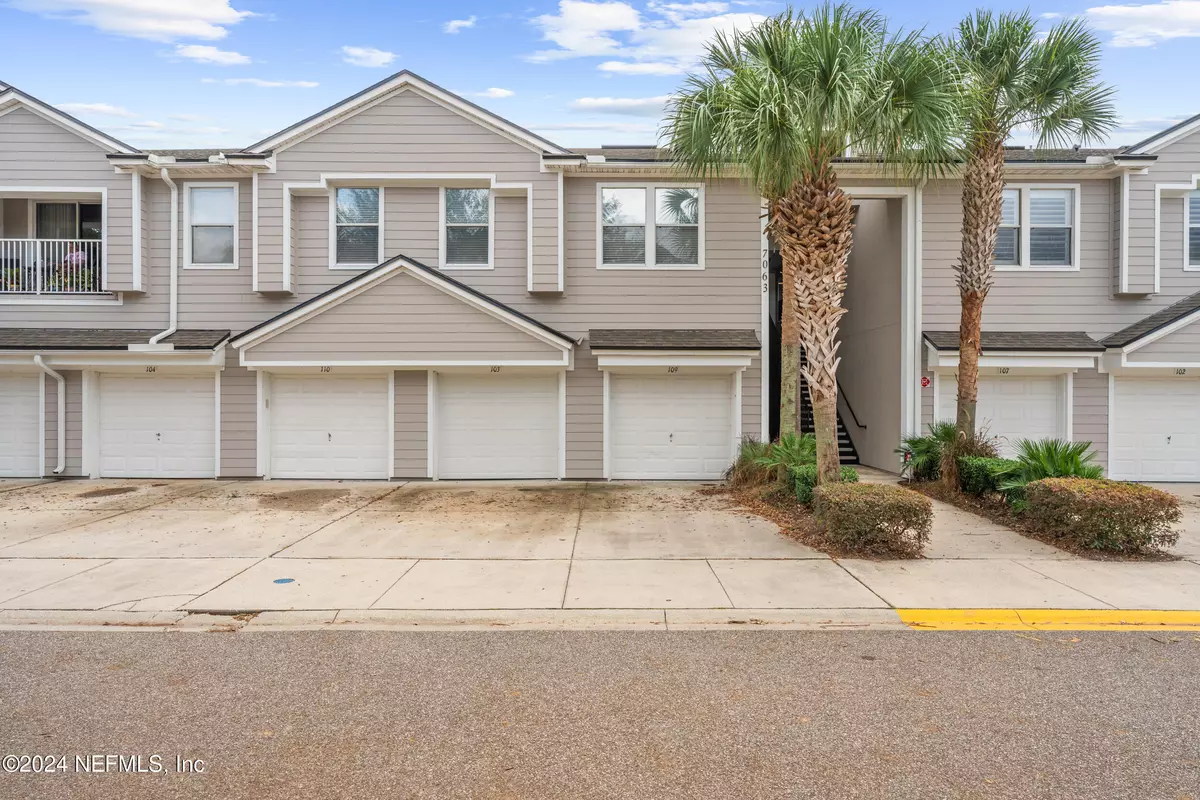 Jacksonville, FL 32244,7063 DEER LODGE CIR #109