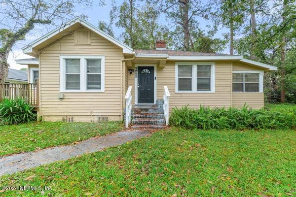 8959 3RD AVE AVE, Jacksonville, FL 32208