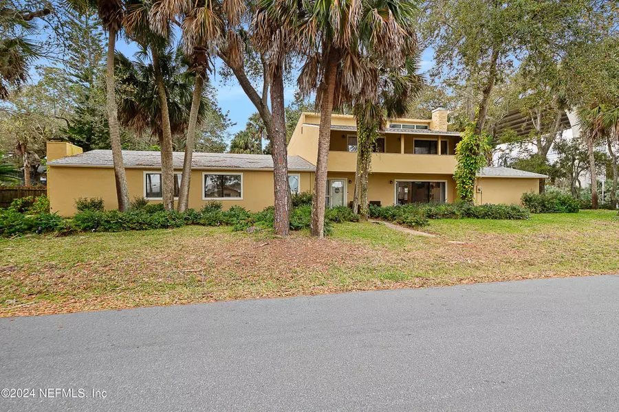 100 PALM DR, Flagler Beach, FL 32136