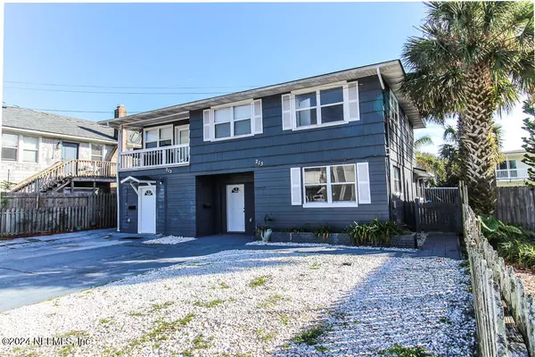 Neptune Beach, FL 32266,215 MARGARET ST #215