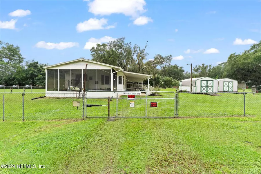 209 BREEZEWAY AVE, Satsuma, FL 32189