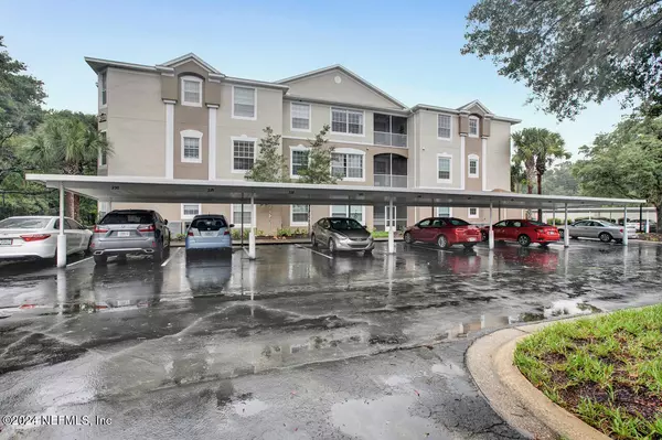 Jacksonville, FL 32256,10550 BAYMEADOWS RD #226