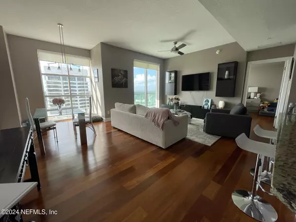Jacksonville, FL 32002,1431 RIVERPLACE BLVD #3302