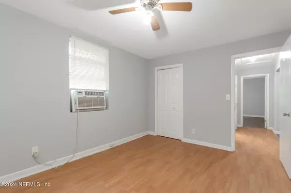 Jacksonville, FL 32208,5813 DOEBOY ST