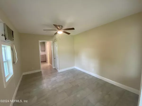 Jacksonville, FL 32210,5002 COLONIAL AVE #1