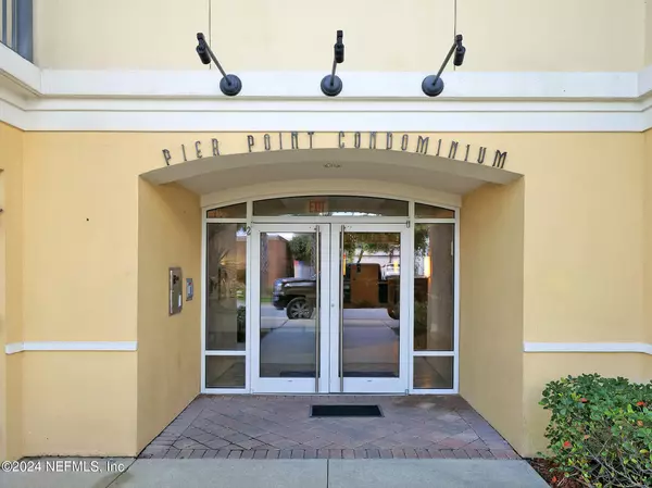 Jacksonville Beach, FL 32250,525 3RD ST N #213