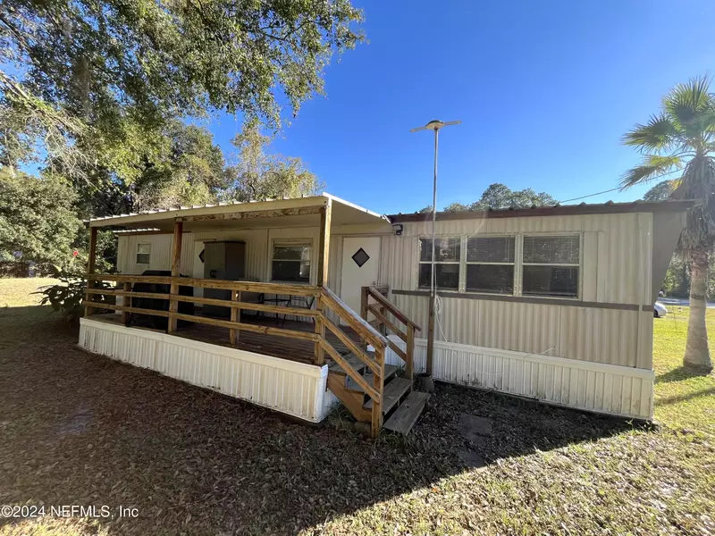 885 W RIVER RD, Palatka, FL 32177