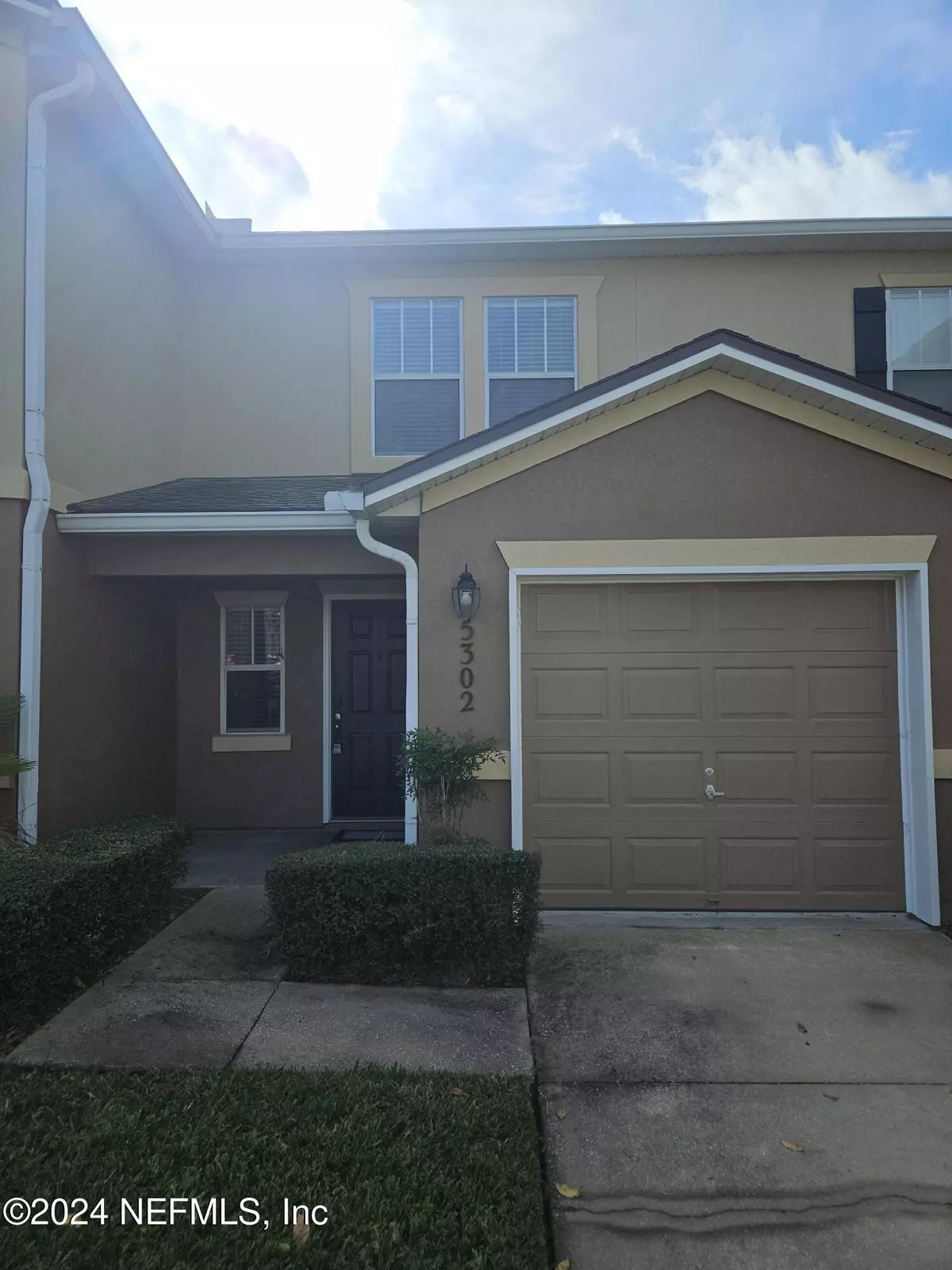 Fleming Island, FL 32003,1500 CALMING WATER DR #5302