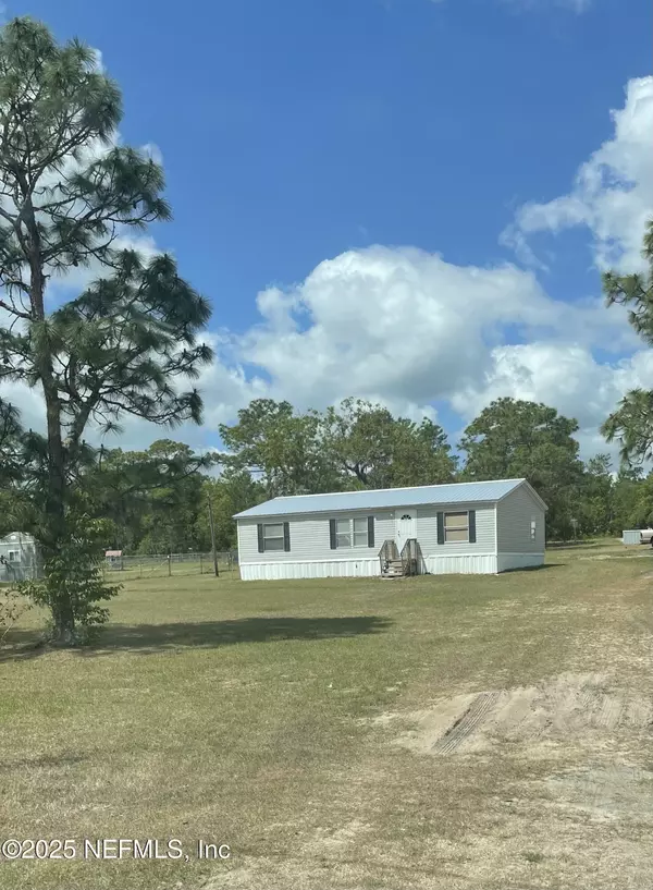 Interlachen, FL 32148,121 KEUKA RD