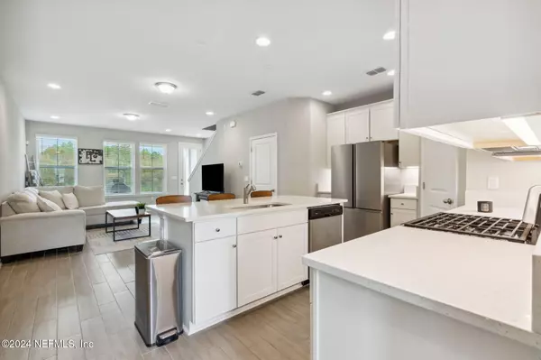 St. Augustine, FL 32092,401 BRANDON LAKES DR