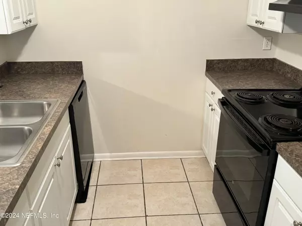 Jacksonville, FL 32244,5450 PINEHAVEN CT