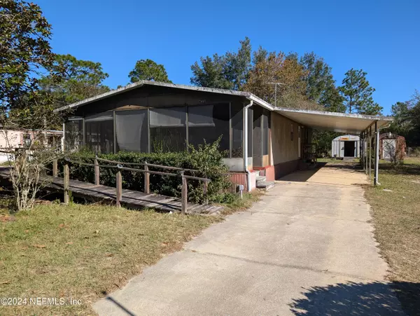 422 ANNETTE AVE, Interlachen, FL 32148