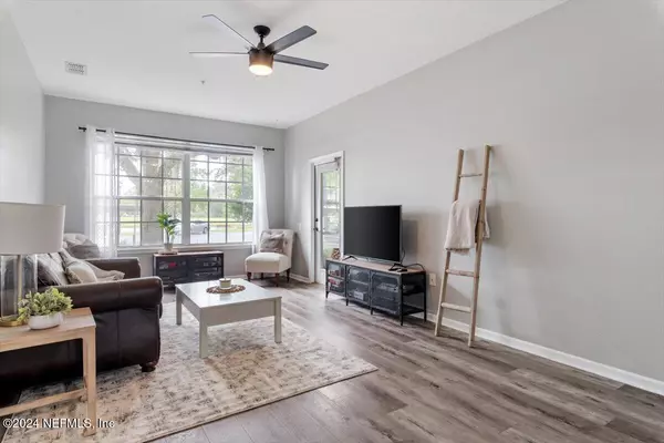 Jacksonville, FL 32256,10550 BAYMEADOWS RD #505