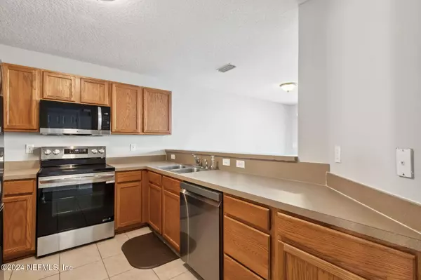 Fleming Island, FL 32003,1500 CALMING WATER DR #205