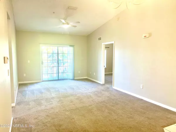 Jacksonville, FL 32256,8227 LOBSTER BAY CT #308