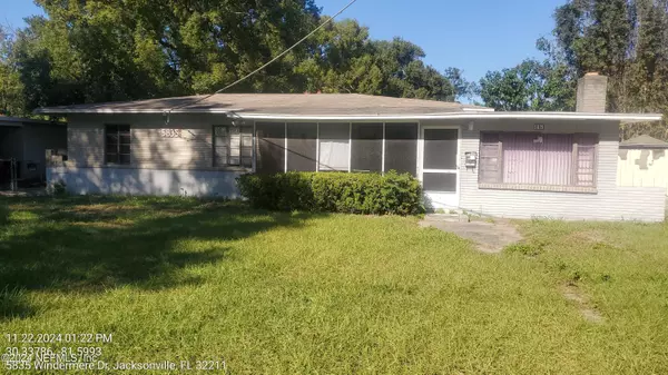 5835 WINDERMERE DR, Jacksonville, FL 32211