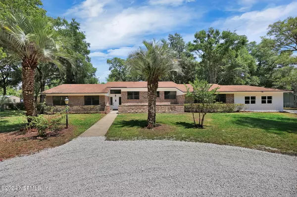 832 LAKE ASBURY DR, Green Cove Springs, FL 32043