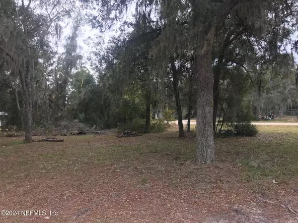 Hawthorne, FL 32640,134 WOODLAND LN