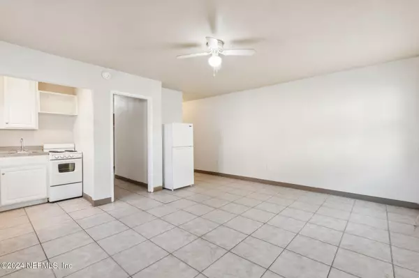 Jacksonville Beach, FL 32250,221 15TH AVE N #109